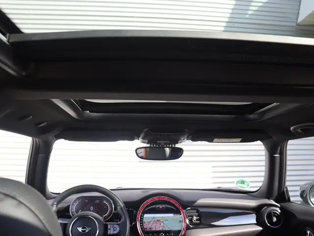 MINI 3-Deurs Cooper 2022 Benzine 32
