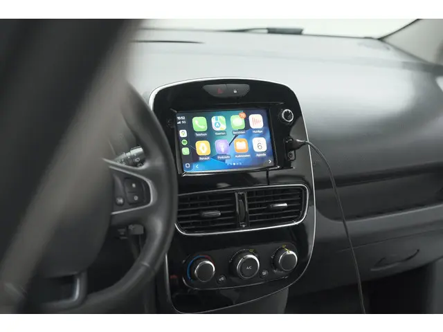 Renault Clio Estate TCe 90 Limited 2019 Benzine 50