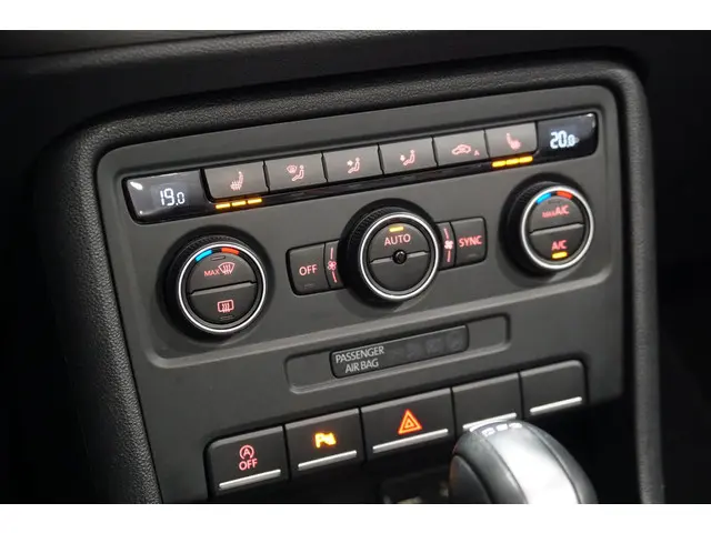 Volkswagen Beetle Cabriolet 1.2 TSI Club 2016 Benzine 19