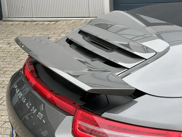 Porsche 911 Cabrio 3.4 Carrera 4 2013 Benzine 36