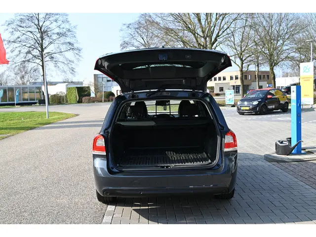 Volvo V70 2.0 T4 Dynamic Edition 2015 Benzine 8
