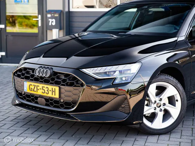 Audi A3 Sportback 35 TFSI S edition 2025 Benzine 2