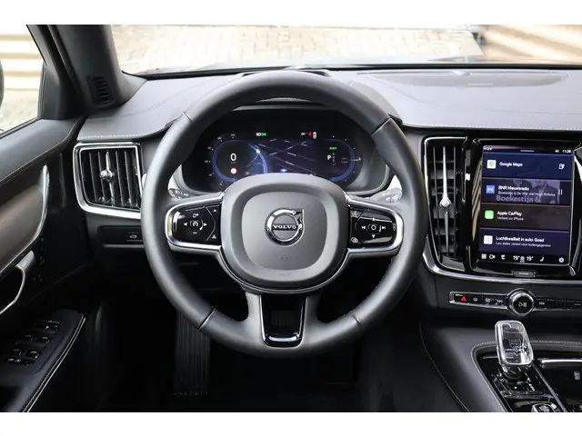 Volvo S90 T8 AWD Ultimate Dark 2024 Hybride Benzine 31