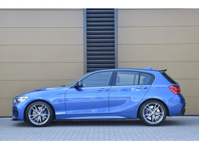 BMW 1 Serie M140i xDrive 2017 Benzine 2