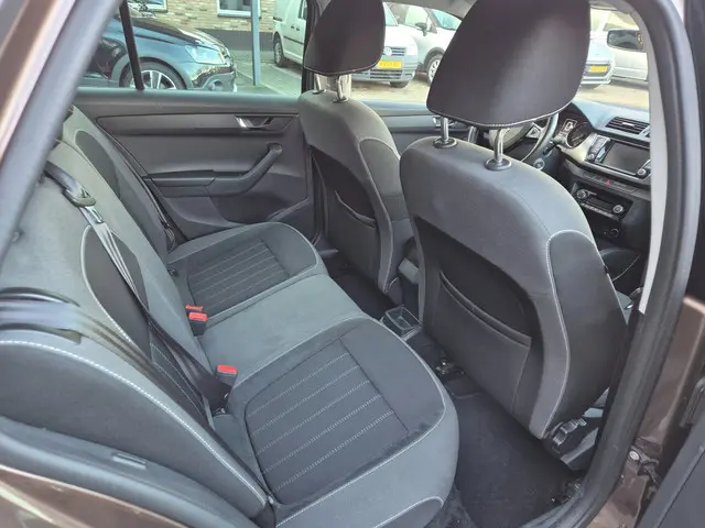 Škoda Fabia Combi 1.0 TSI Style navigatie 2019 Benzine 17