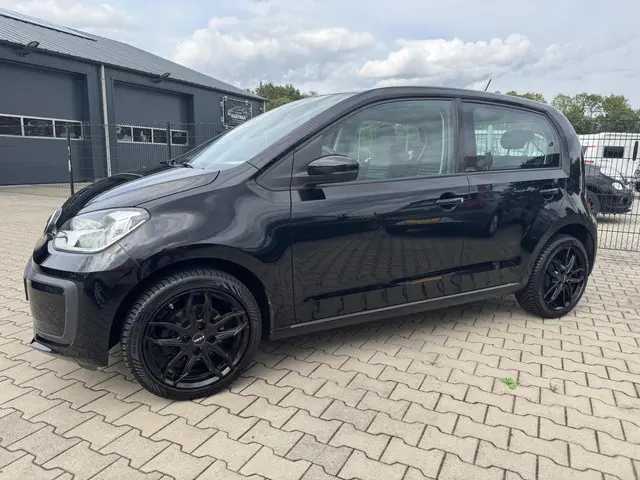 Volkswagen up! 1.0 BMT move up! 2019 Benzine 7