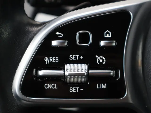 Mercedes-Benz GLA 250 e Style 2021 Hybride Benzine 17