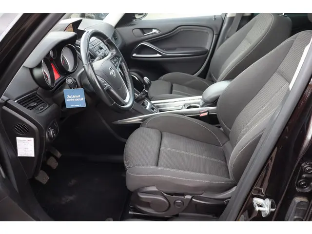 Opel Zafira Tourer 1.4 Cosmo 2012 Benzine