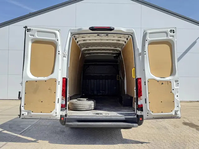 Iveco Daily 35S14 2022 Diesel 12