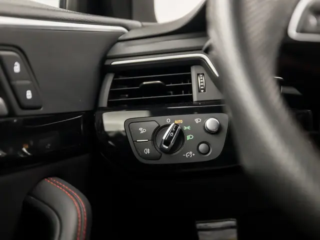 Audi A4 Avant 2.0 TDI S-Line Sport 2017 Diesel 26