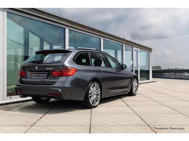 BMW 3 Serie Touring 330d High Executive 2012 Diesel 31