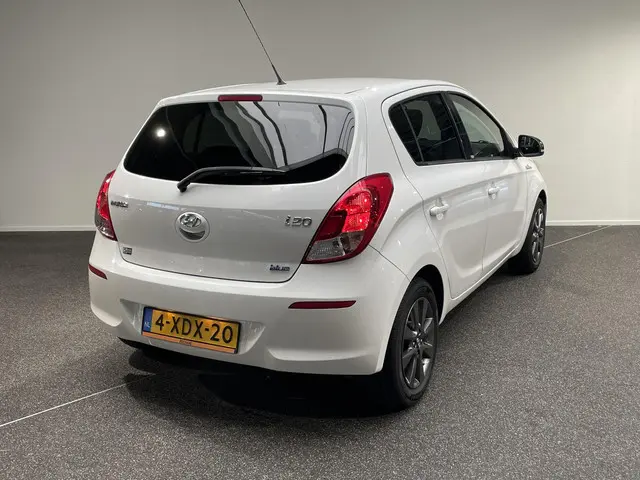 Hyundai i20 1.2i Go! 2015 Benzine 2