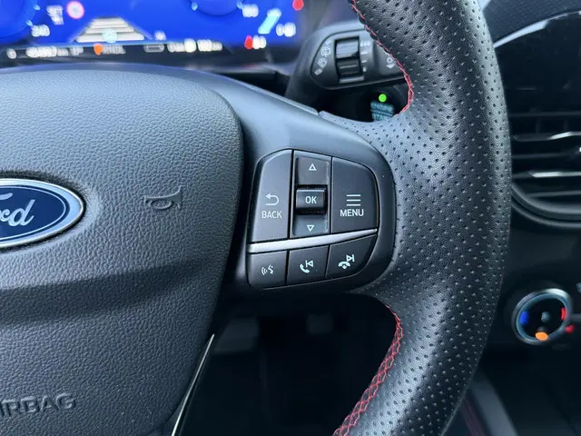 Ford Kuga 2.5 PHEV ST-Line X 2023 Hybride Benzine 26