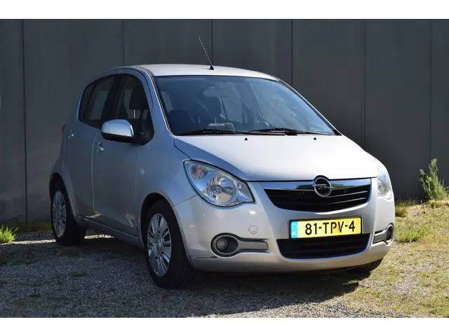 Opel Agila 1.2 Edition 2012 Benzine 9