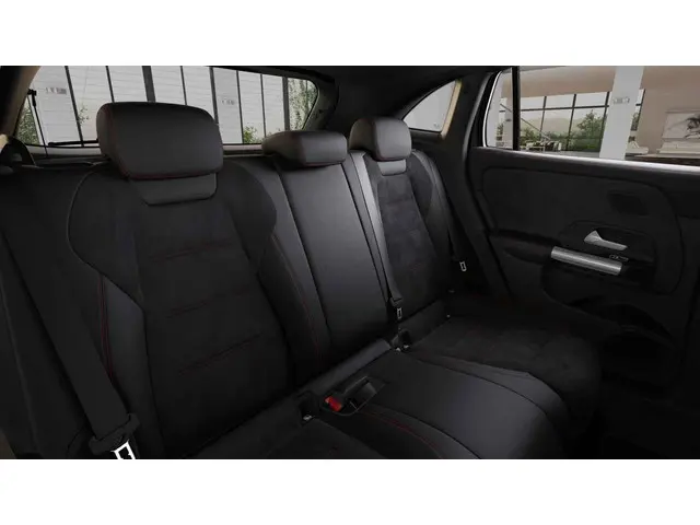 Mercedes-Benz GLA 180 Business Solution AMG 2025 Benzine 6