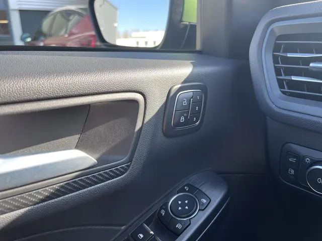 Ford Kuga 2.5 PHEV ST-Line X 2025 Hybride Benzine 10