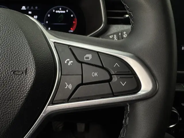 Renault Clio 1.0 TCe 90 GPF techno 2023 Benzine 18