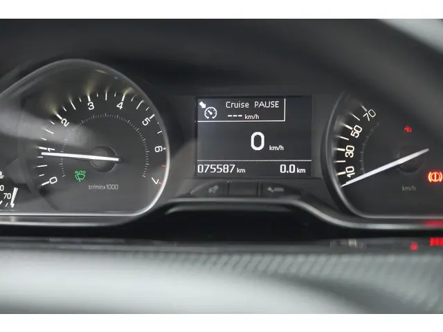 Peugeot 208 PureTech 110 Tech Edition 2018 Benzine 40