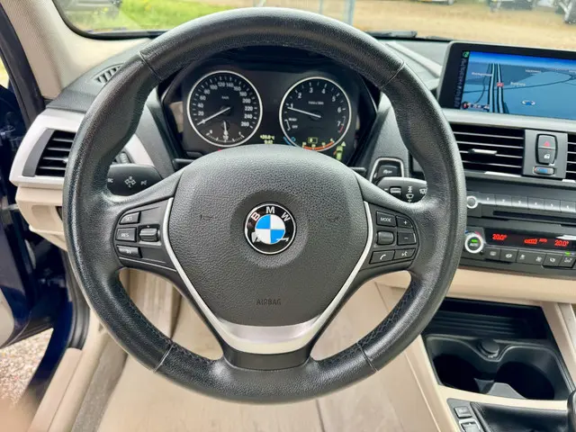 BMW 1 Serie 116i High Executive 2013 Benzine 17