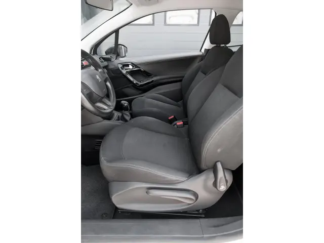 Peugeot 208 1.0 VTi Access*Airco*Radio/MP3* 2014 Benzine 23