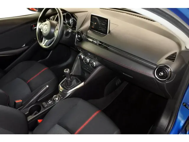 Mazda 2 1.5 115pk 6 bak GT-M 2015 Benzine 29