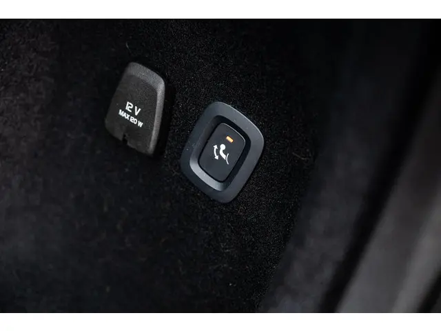 Volvo V60 2.0 B3 Plus Dark 2023 Benzine 33