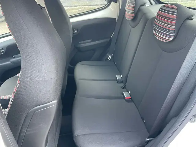 Citroën C1 1.0 VTi Shine / camera / navigatie 2019 Benzine 12