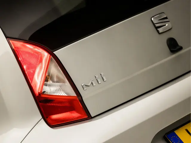 SEAT Mii 1.0 Sport Connect 2016 Benzine 18