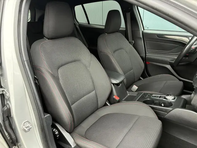 Ford Focus Wagon HELAAS VERKOCHT!!! 2019 Benzine 26