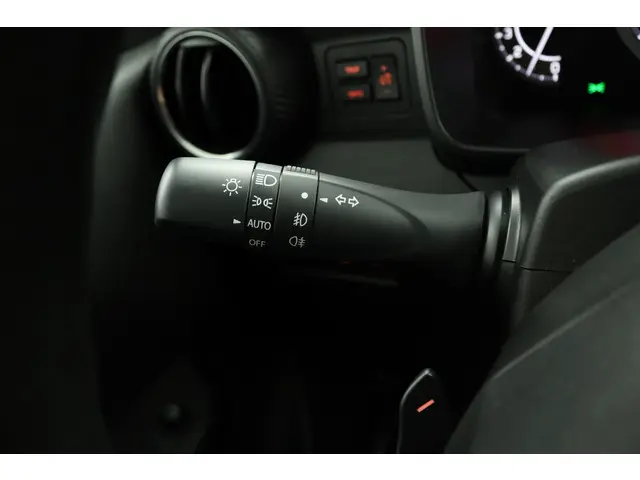 Suzuki Ignis 1.2 Smart Hybrid Select 2022 Benzine 28