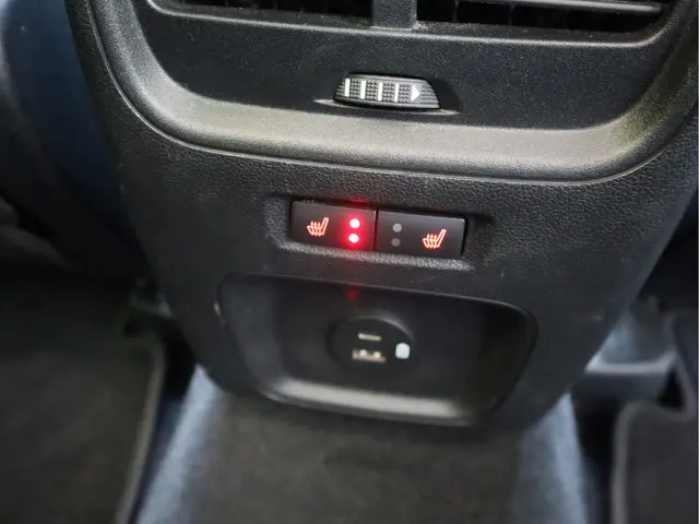 Ford Kuga 2.5 PHEV Titanium X 2022 Hybride Benzine 24