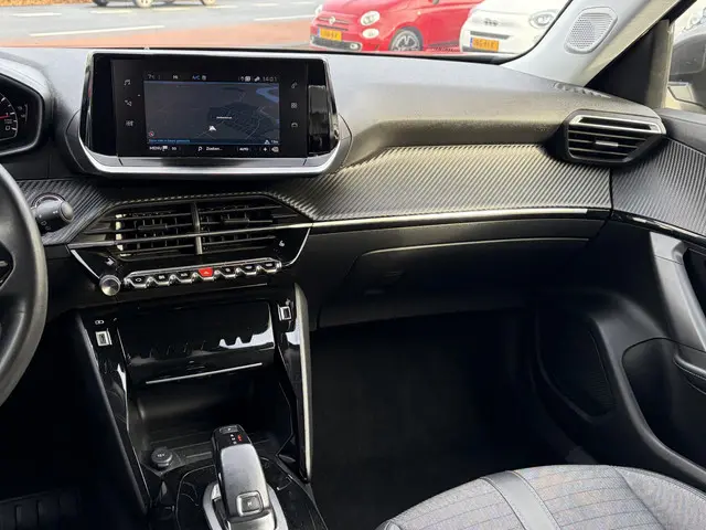 Peugeot 2008 1.2 PureTech Allure Pack 2021 Benzine 31