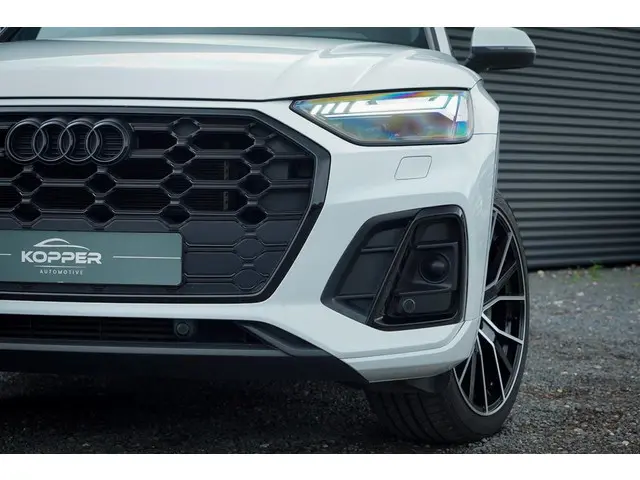 Audi Q5 50 TFSI e S edition 2021 Hybride Benzine 56