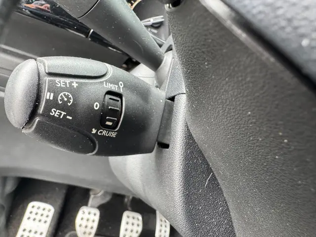DS DS 3 1.2 PureTech Business 2015 Benzine 16