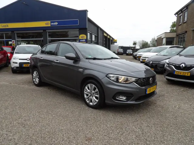 Fiat Tipo 1.4 16V Pop Airco / Rijklaarprijs 2017 Benzine