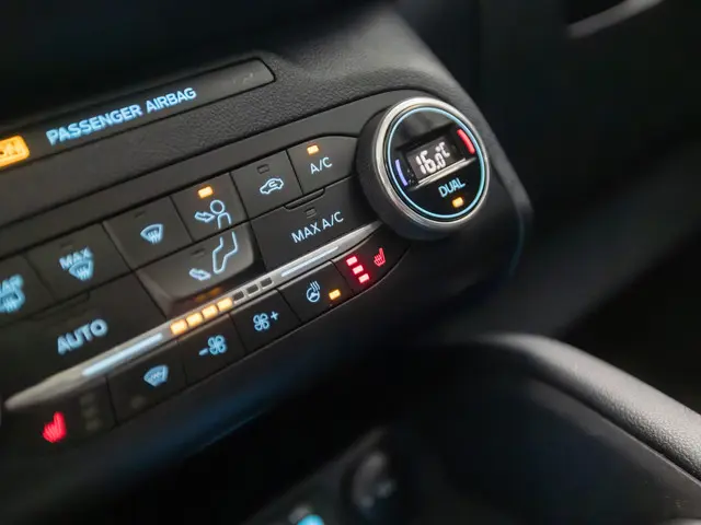 Ford Kuga 2.5 PHEV Titanium Sport 2021 Hybride Benzine 12