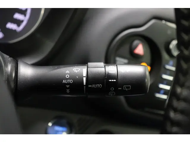 Toyota Yaris 1.5 Hybrid Bi-Tone, 2018 Hybride Benzine 28