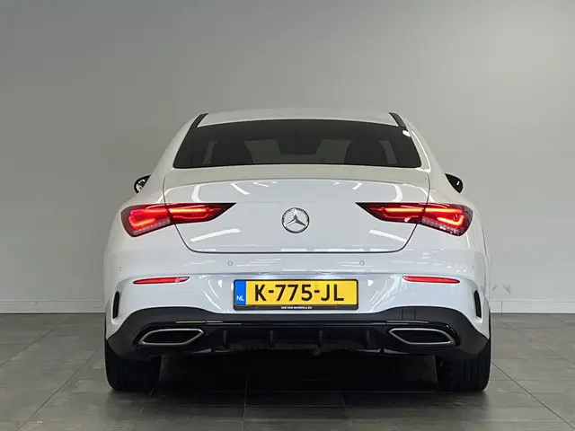 Mercedes-Benz CLA 200 Business Solution AMG 2021 Benzine 8
