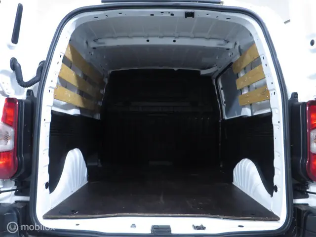 Opel Combo 1.5D L1H1 Edition 2020 Diesel 11