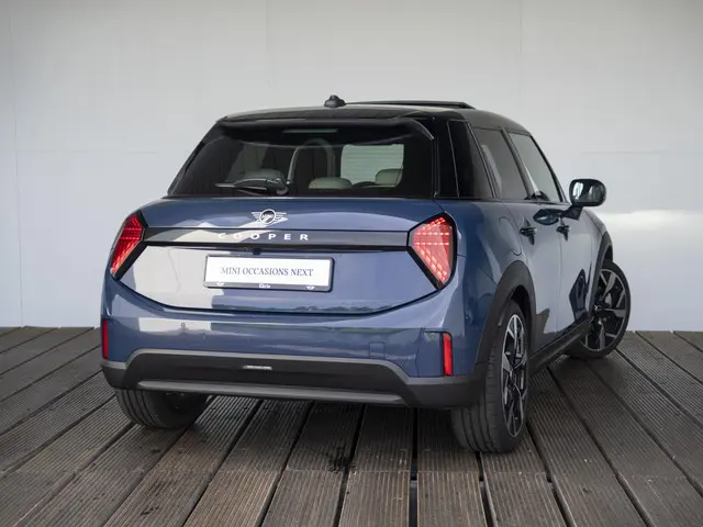 MINI 5-Deurs C 2025 Benzine 2