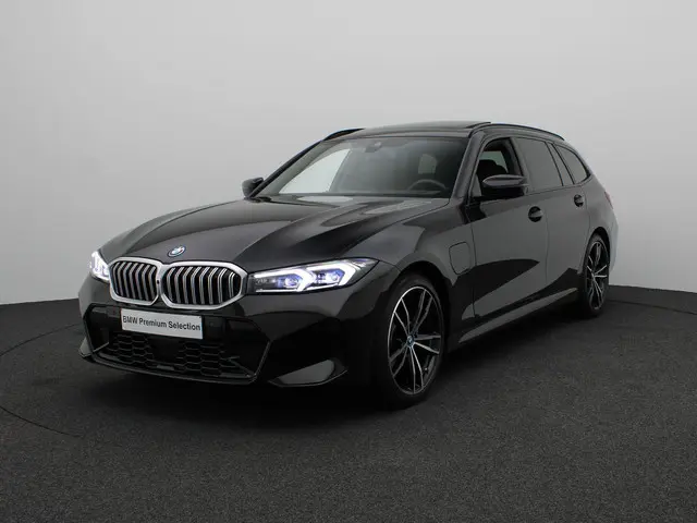BMW 3 Serie Touring 330e xDrive 2024 Hybride Benzine 37