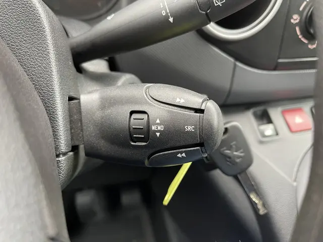 Peugeot Partner 1.6 BlueHDi 75 L1 Premium 2017 Diesel 24