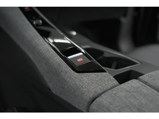 Peugeot 5008 HYbrid 145 e-DCS6 GT 2025 Hybride Benzine 40