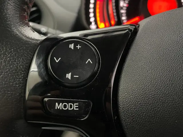 Citroën C1 1.0 VTi AIRCO LMV CAMERA CARPLAY 2020 Benzine 21