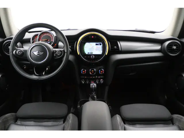 MINI Cooper Mini 1.5 Chili Business 2018 Benzine 2