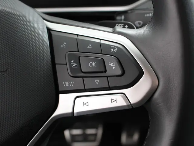 Volkswagen T-Roc 1.5 TSI R-Line+ 2025 Benzine 17