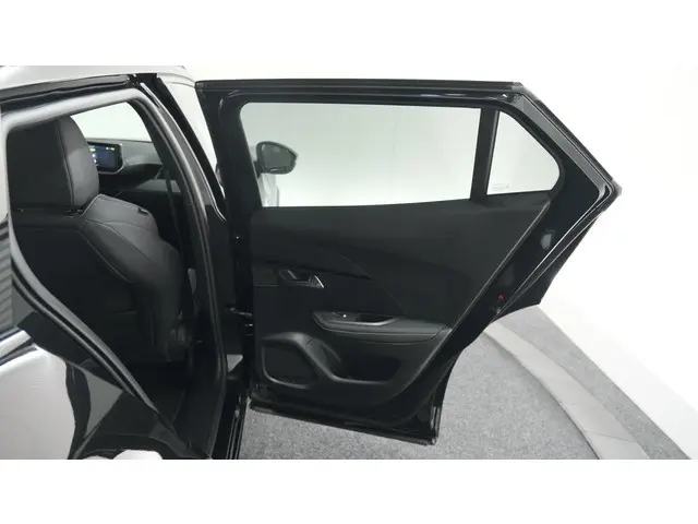Peugeot 2008 PureTech 130 EAT8 GT 2024 Benzine 73