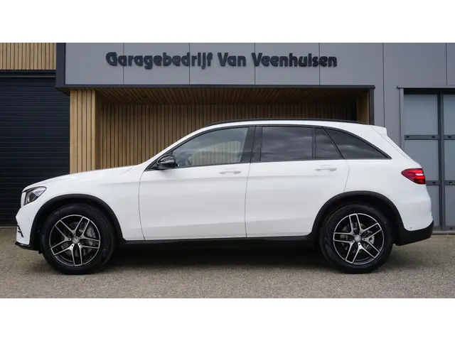Mercedes-Benz GLC 250 211pk 4MATIC AMG-Line 2015 Benzine 2