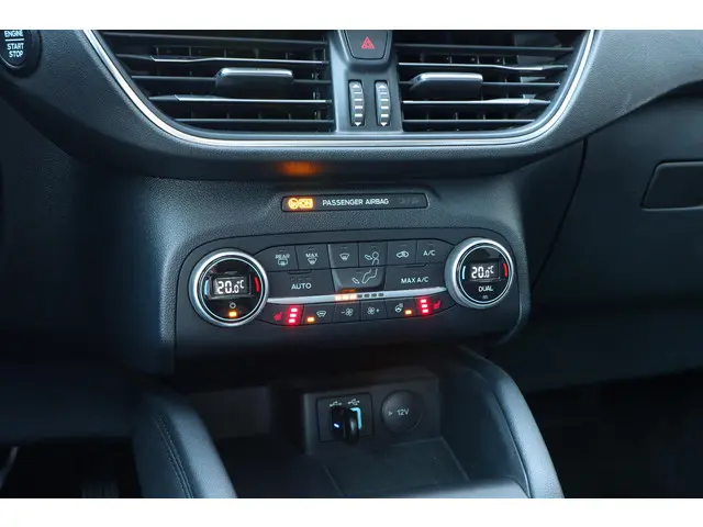 Ford Kuga 2.5 PHEV Titanium 2021 Hybride Benzine 30