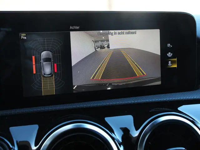 Mercedes-Benz A-Klasse 200 AMG Line 2022 Benzine 21